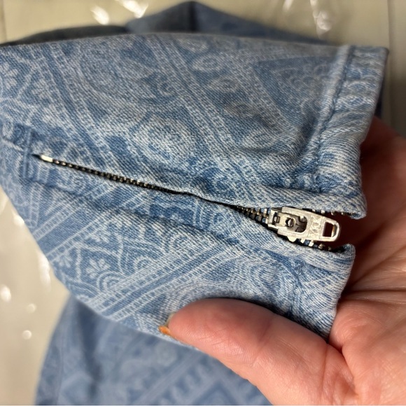 Chico’s Perfect Stretch Girlfriend Slim Leg Ankle Print Crop Jeans Size 2.5/14 - Picture 3 of 8